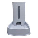 Automatic Food Dispenser for Cats and Small Dogs With Large Capacity.