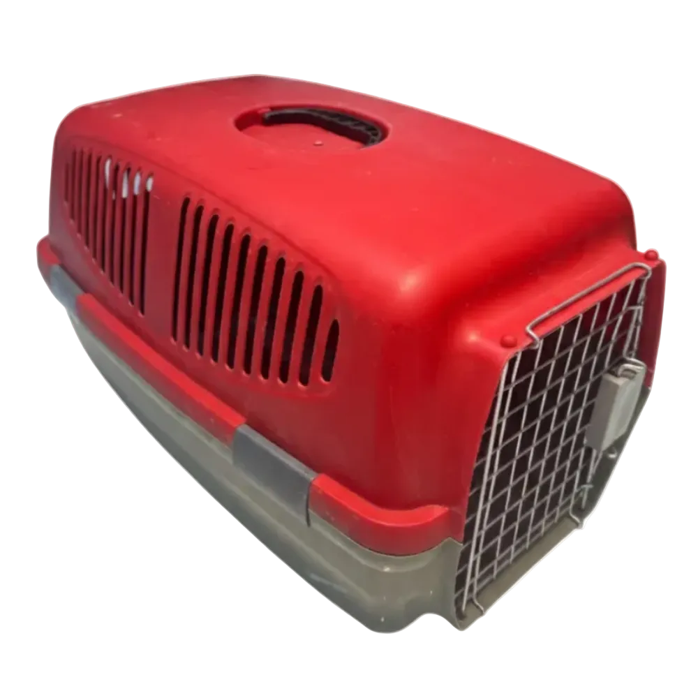 Travel Pet Box with Clips 56*26Cm Red.