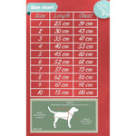 Size chart for dog coats with measurements in centimeters on a red background