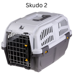 Pet carrier with 'Skudo 2' branding on a white background