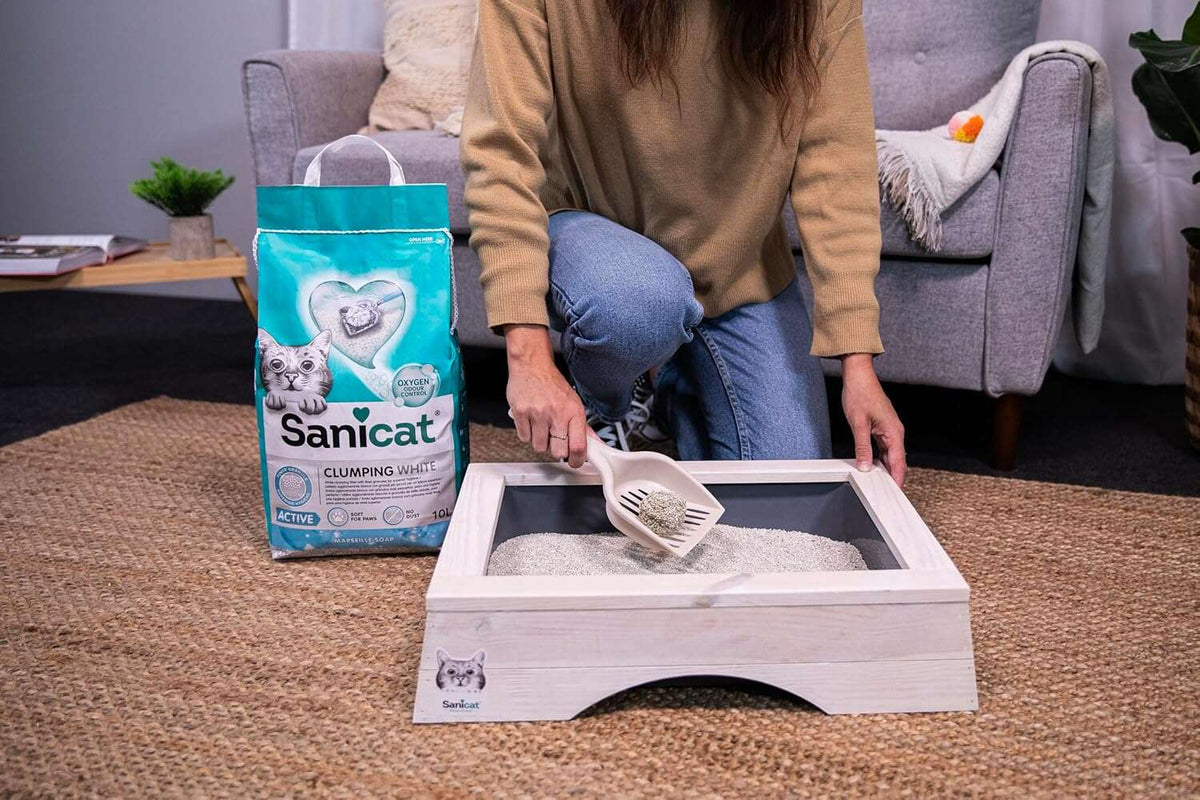 Sanicat Active White Ultra Clumping Cat Litter 10 L.