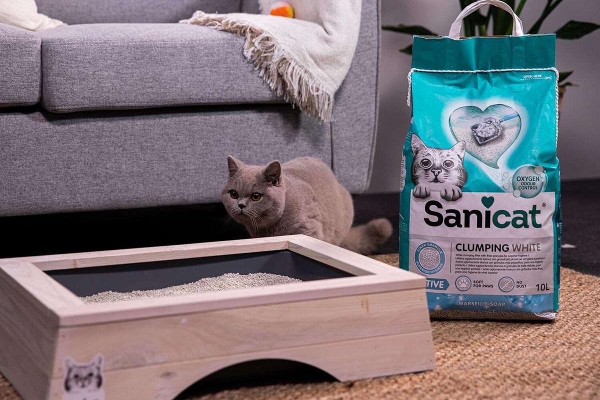 Sanicat Active White Ultra Clumping Cat Litter 10 L.