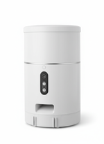 Naomi smart automatic pet feeder.