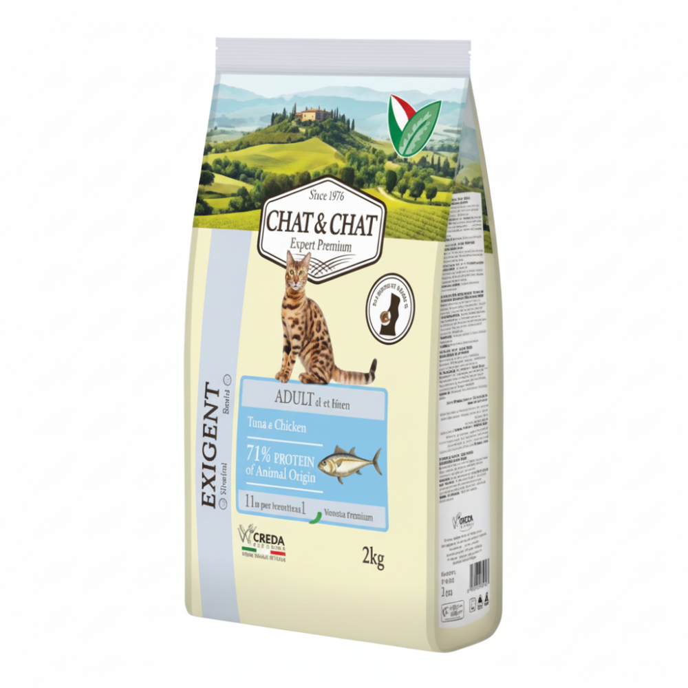 Chat & Chat Exigent 2kg cat food on white background