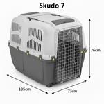 Pet carrier with dimensions labeled, featuring 'Skudo 7' branding.