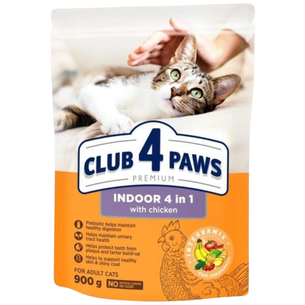 Club 4 Paws cat food package with a cat on a white background